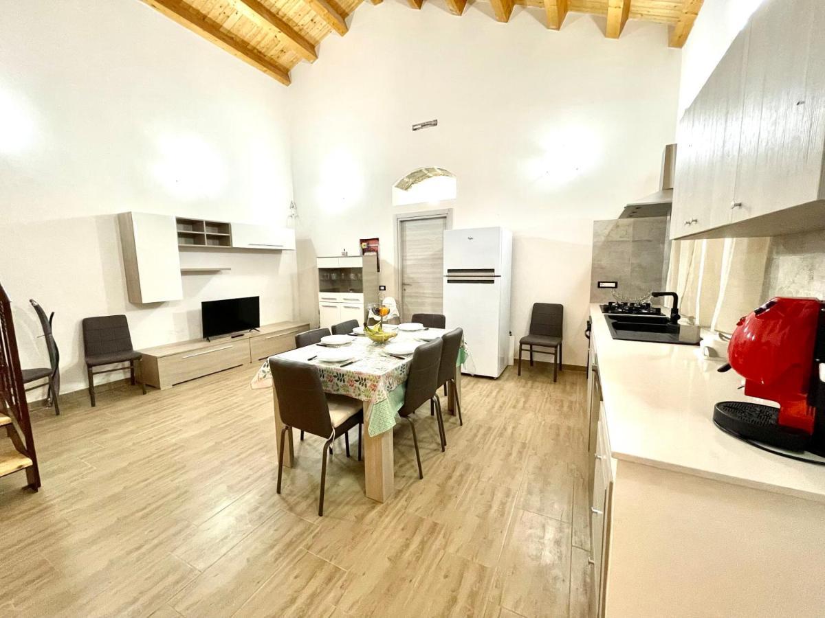 Villa Nunzia Con Piscina, Sauna E Idromassaggio. Floridia Eksteriør billede